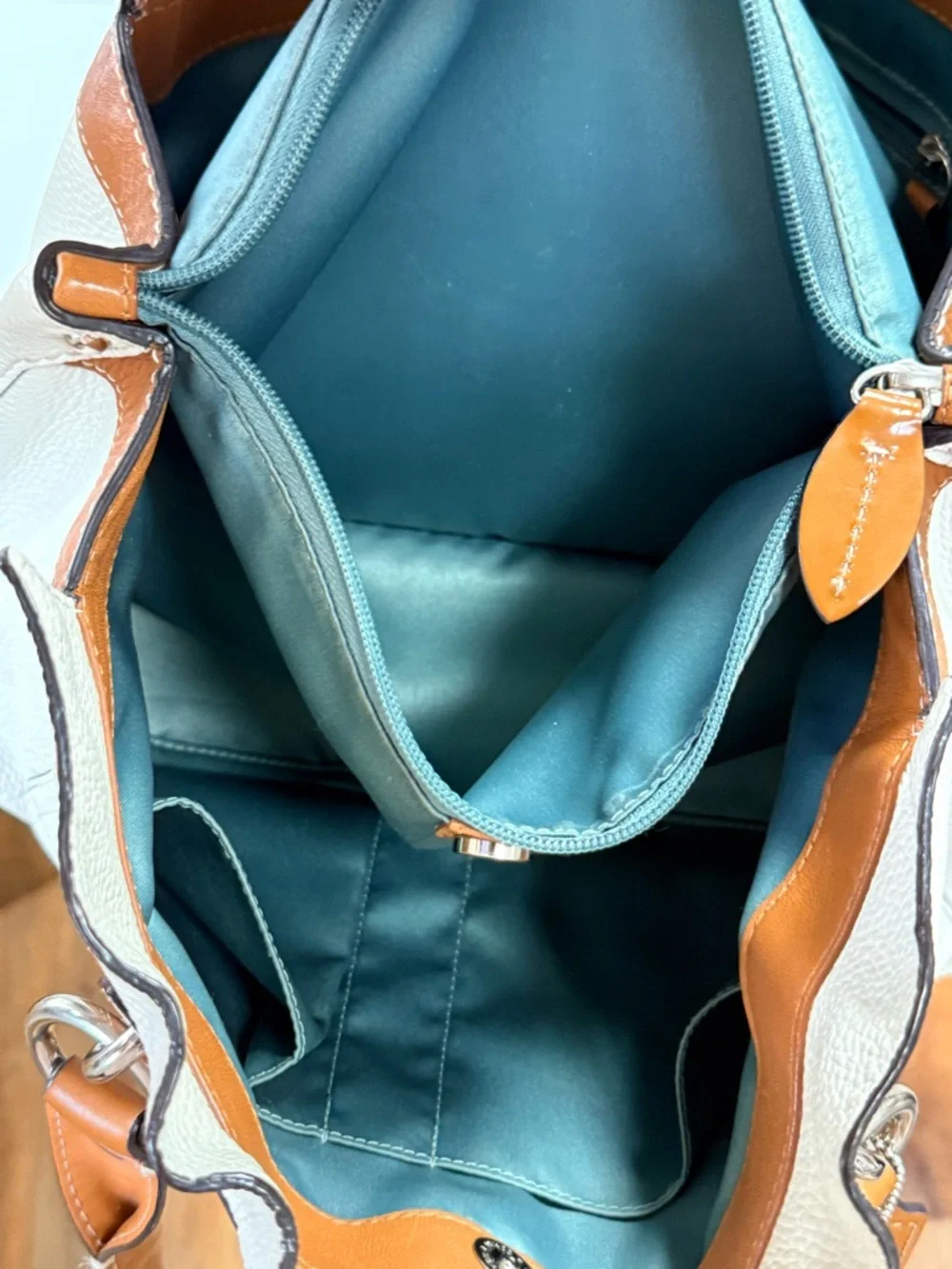 SOLD
Coach Penelope Pebbled Leather Tote | Cream & Saddle | EUC - Picture 10 of 12